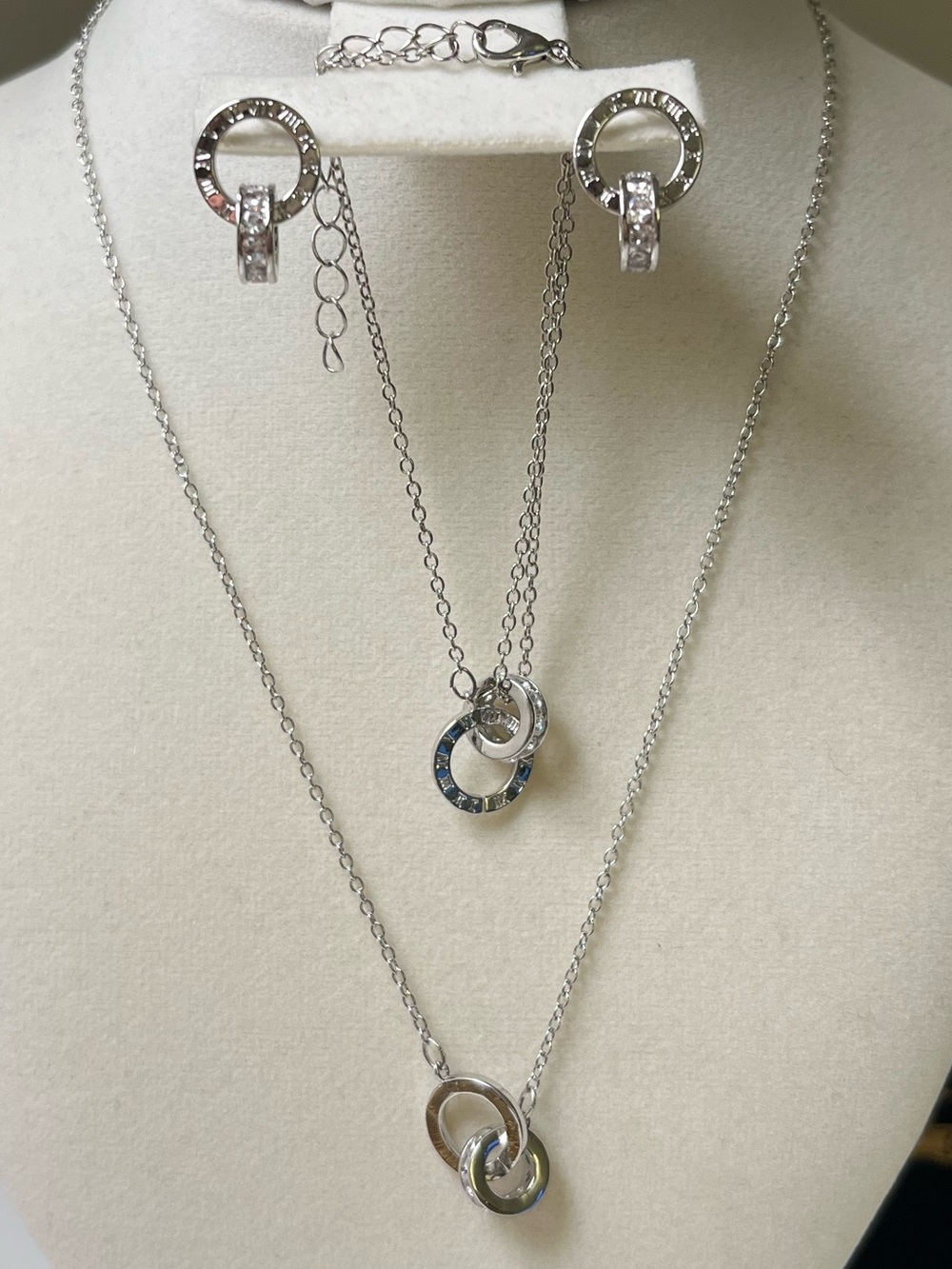 Silver Tone Stainless Steel CZ Roman Numeral Interlocking Circle Jewelry Set